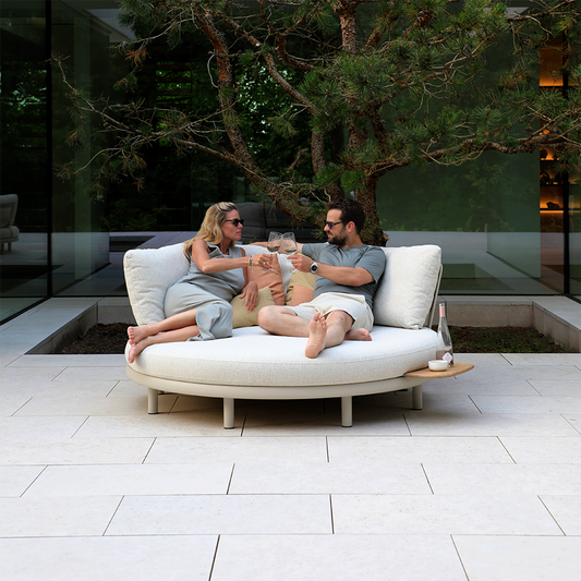 Aspen Outdoor Round Aluminium Daybed