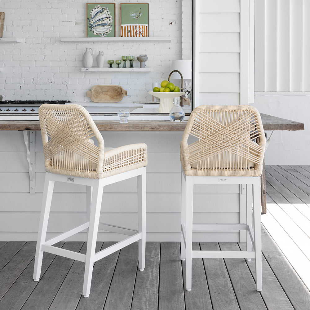 Santorini Outdoor Aluminium 1.5m Bar Table with 6 Hugo Aluminium and Rope Bar Stool