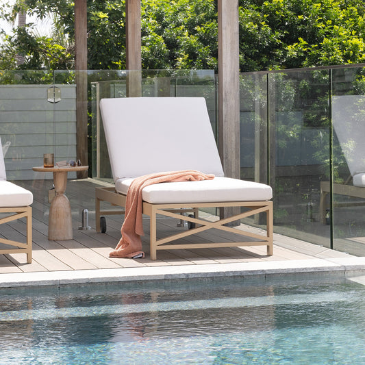 Kansas Outdoor Light Oak Aluminium Sun Lounge with Sunbrella cushion